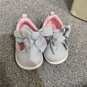 Kids Glitter Bow Shoes - Gray and Pink